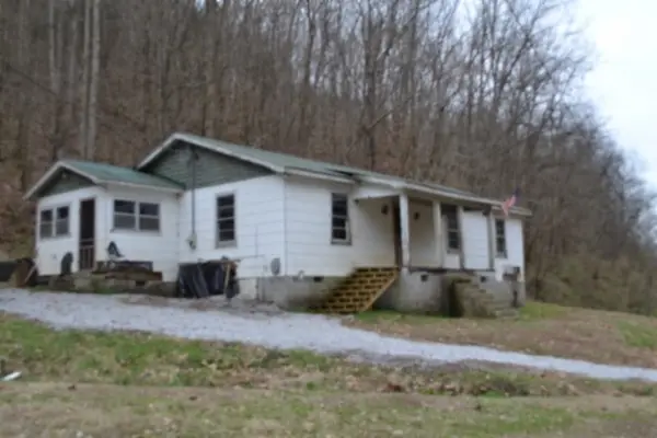 290 Hazel Huffines Ln, Whitleyville, TN 38588