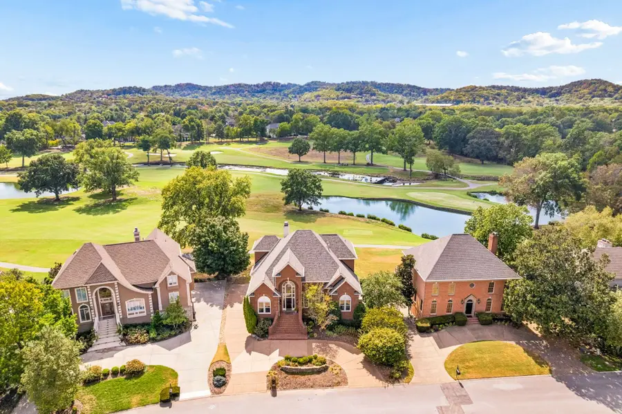 5215 Country Club Dr, Brentwood, TN 37027 - #2