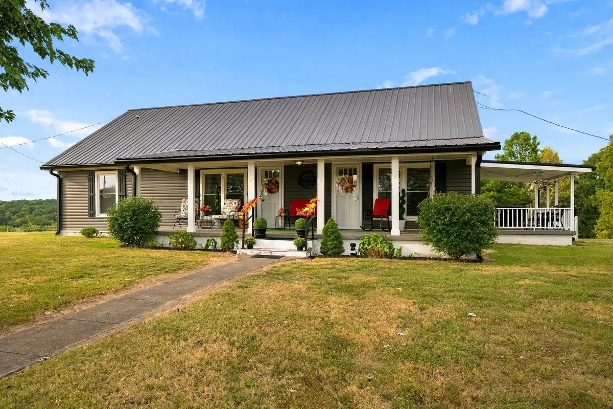 2412 Maysville Rd, Dickson, TN 37055 - #1