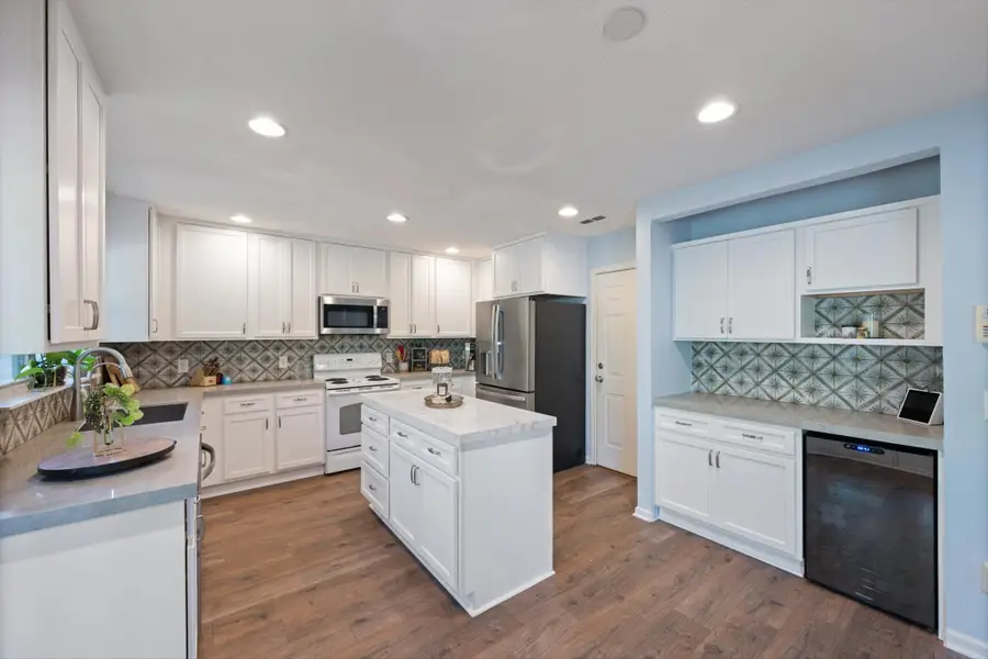 4537 Hawthorn Dr, Nashville, TN 37214 - #3