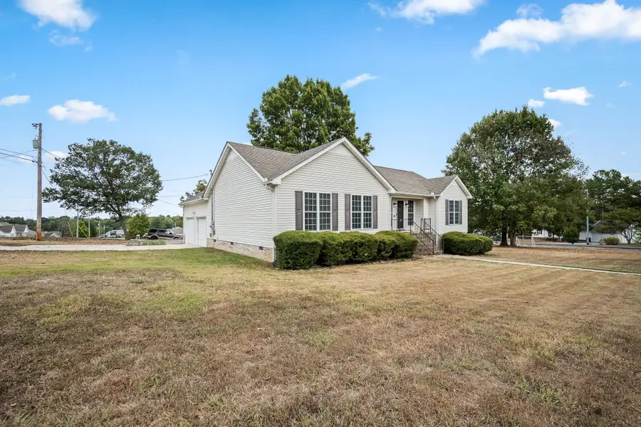 114 Sanders St, Shelbyville, TN 37160 - #2
