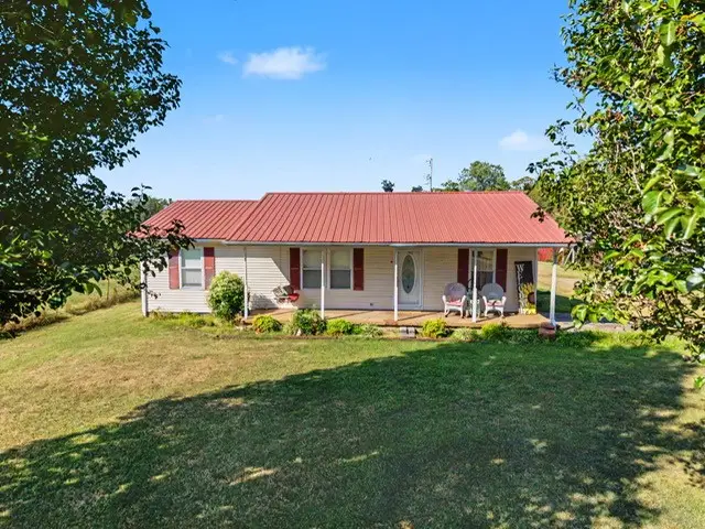 1818 Cold Springs Rd, Lafayette, TN 37083 - #1