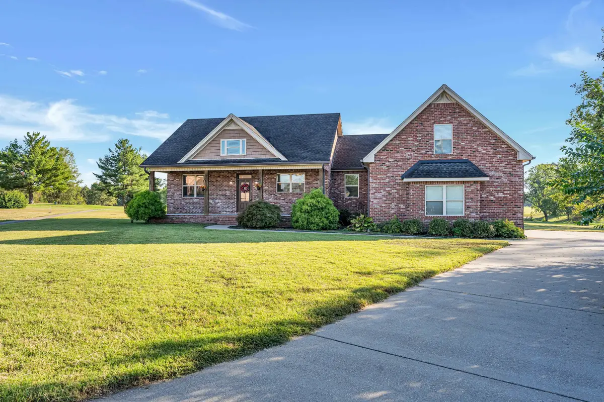 120 Golfers Cir, Portland, TN 37148 - #1
