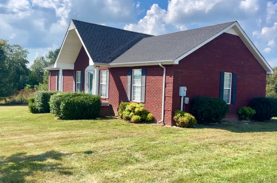 2117 Austin Rd, Lafayette, TN 37083 - #2