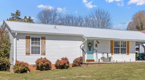 906 Boaz St, Athens, TN 37303