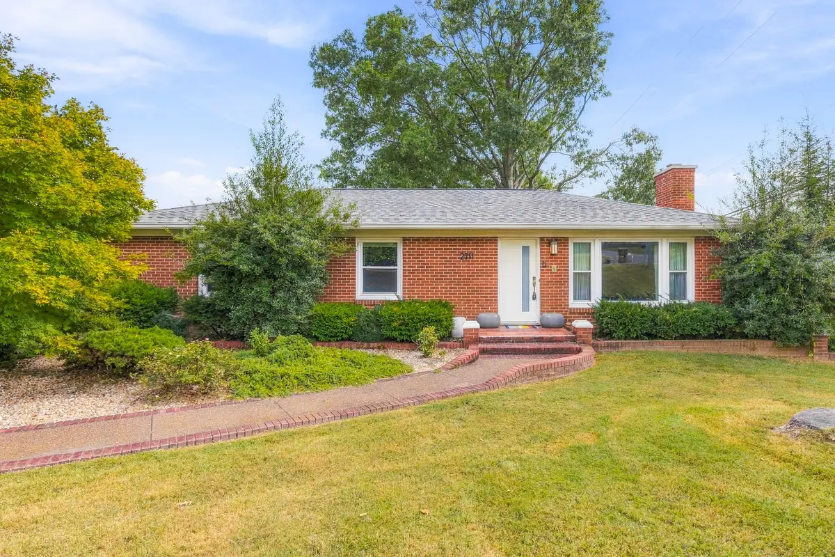 2711 Noonan Dr, Nashville, TN 37206 - #1