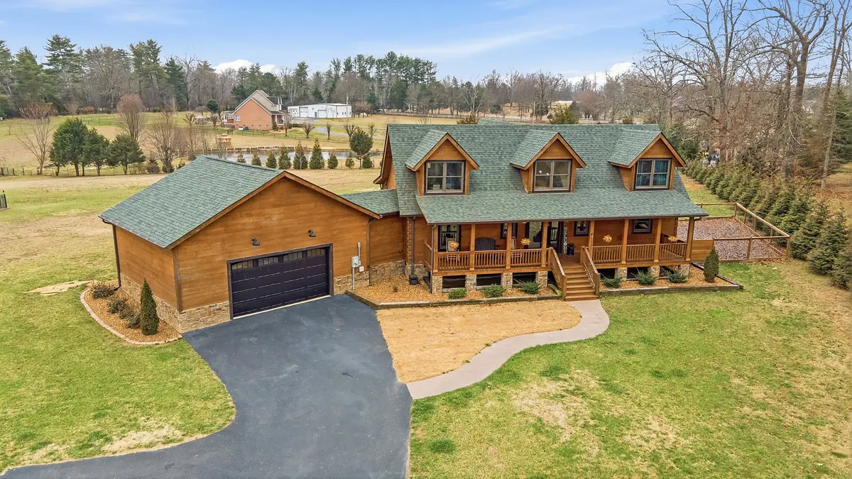 530 Parkway Rd, Tullahoma, TN 37388 - #1
