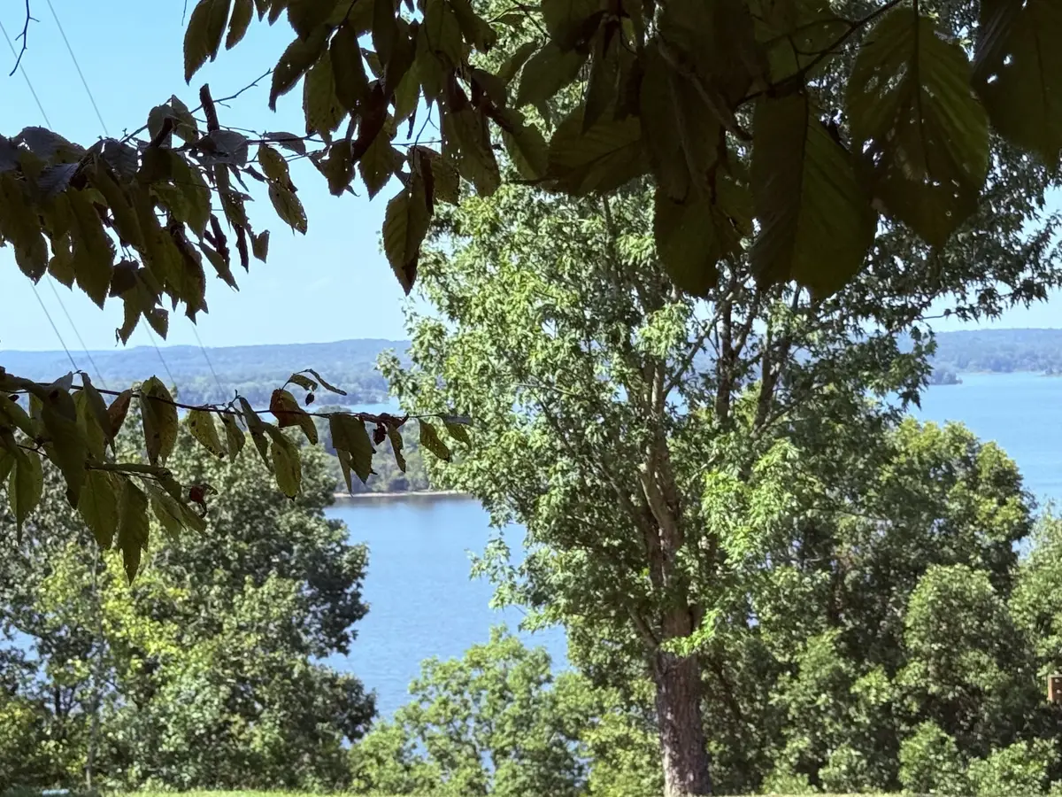 510 Big Richland Dr, Waverly, TN 37185 - #1
