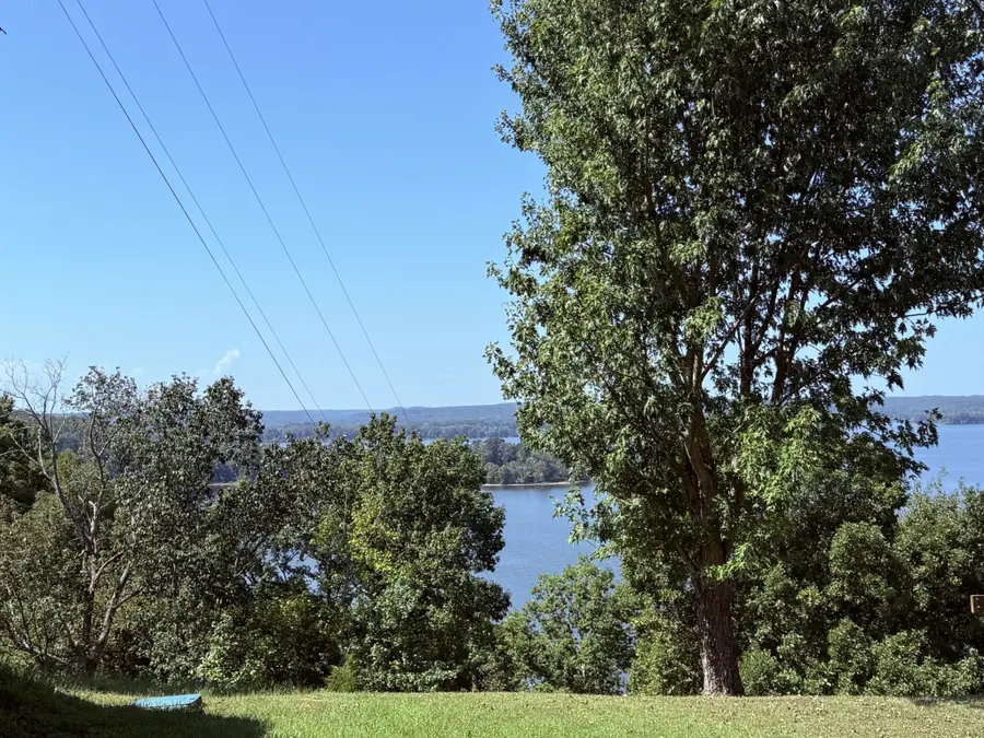 510 Big Richland Dr, Waverly, TN 37185 - #2