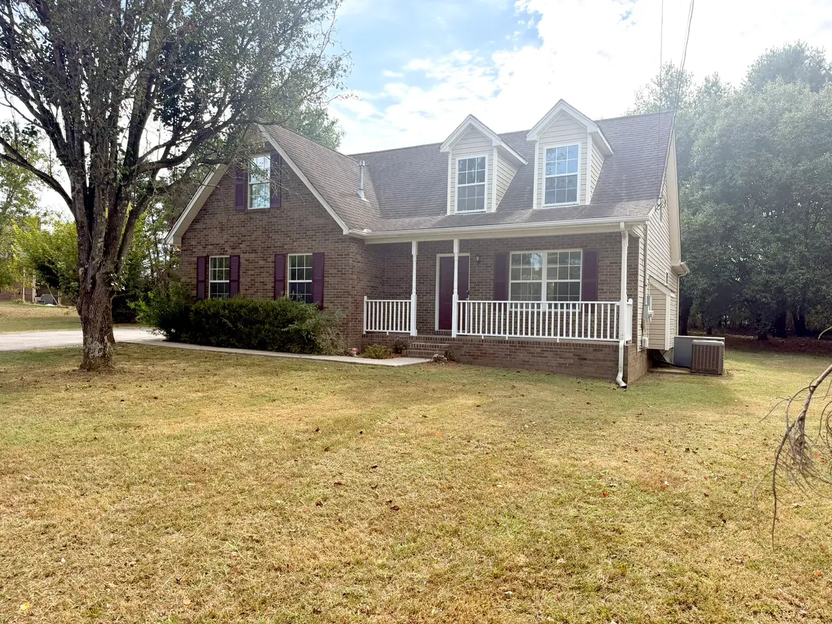2039 Sterling St, Murfreesboro, TN 37127 - #1