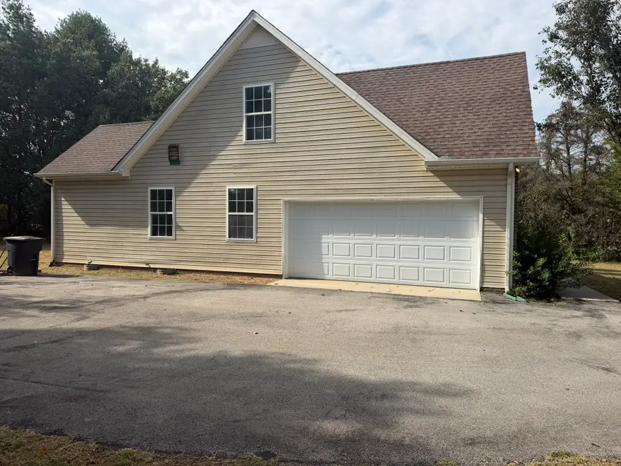 2039 Sterling St, Murfreesboro, TN 37127 - #2