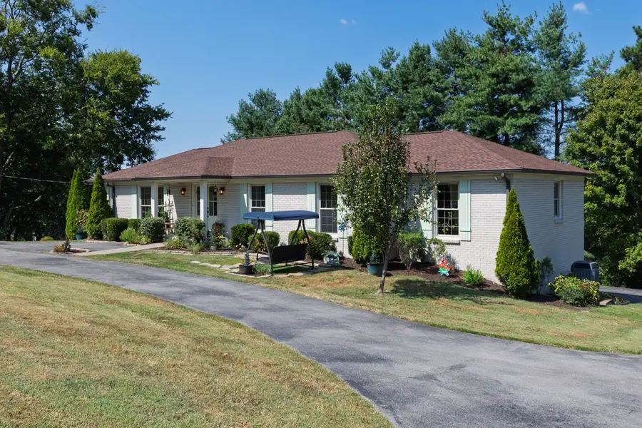 2221 Castlewood Dr, Franklin, TN 37064 - #3