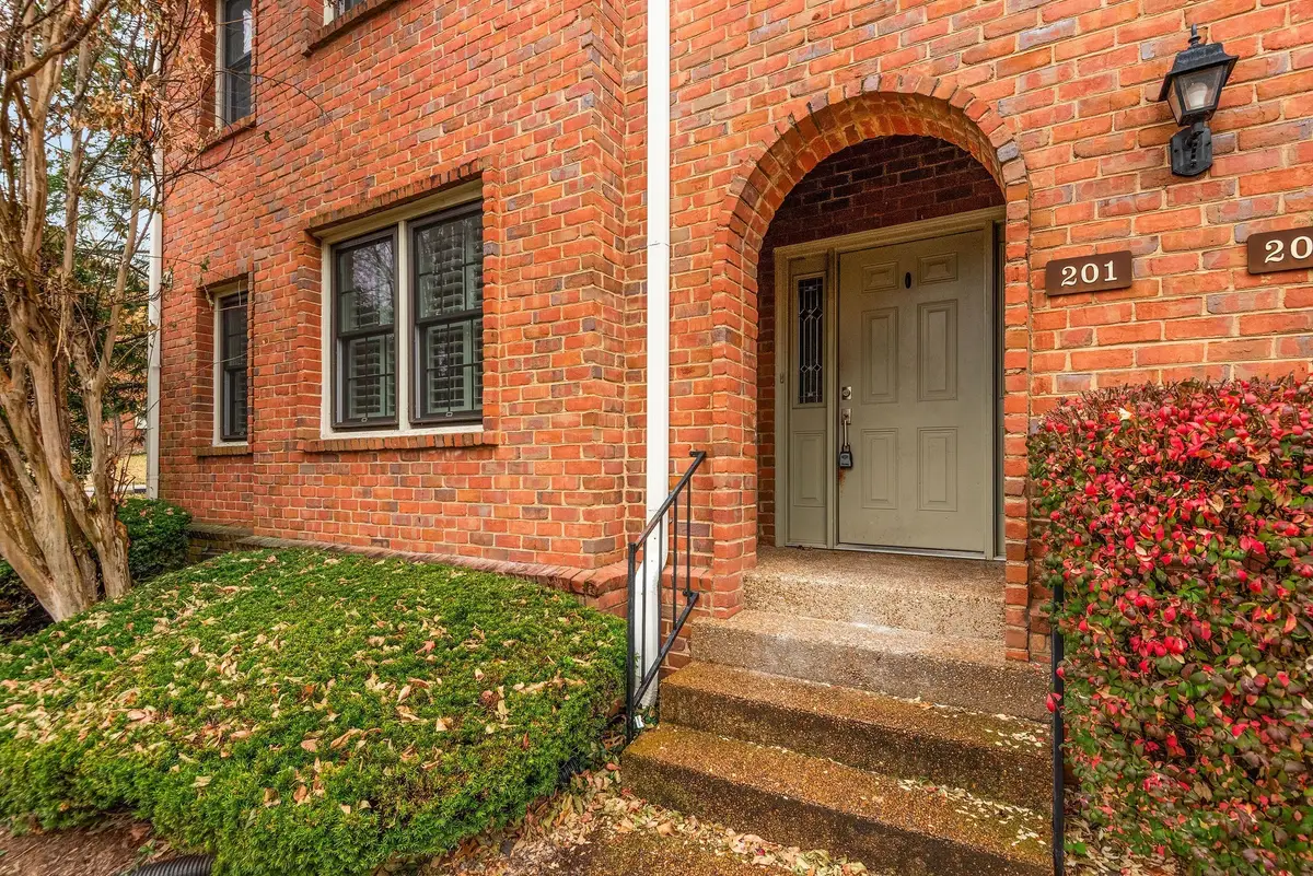201 Westchase Dr, Nashville, TN 37205 - #1