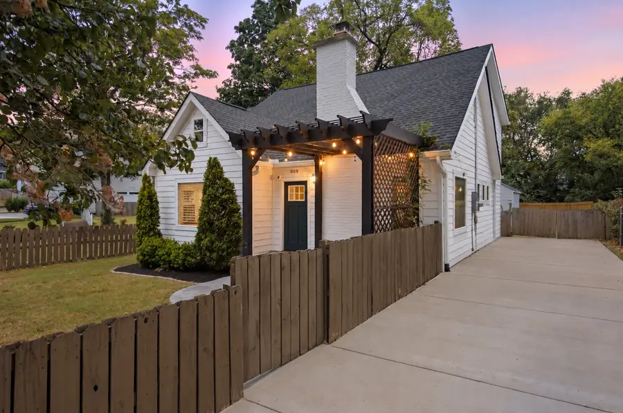 909 Mcclurkan Ave, Nashville, TN 37206 - #2