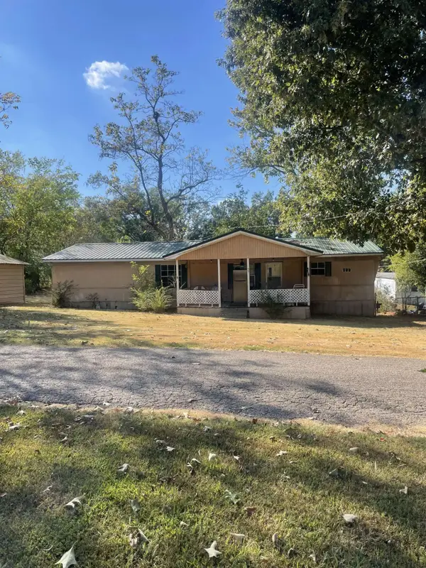 55 Stafford Ln, Saltillo, TN 38370
