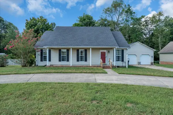 672 Old Snow Hill Rd, Dowelltown, TN 37059