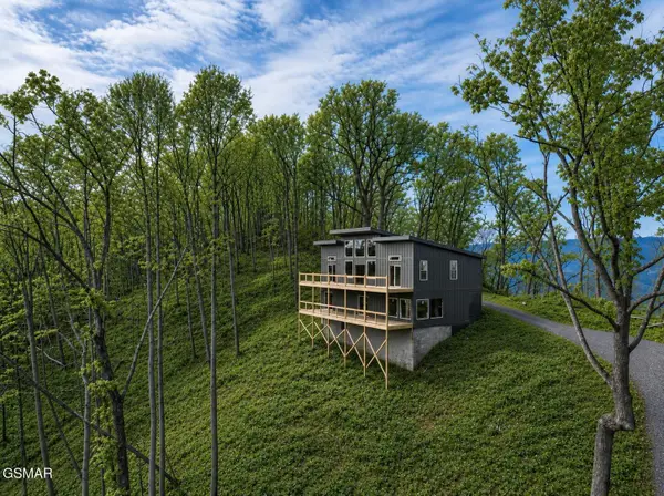 1995 Spurling Road, Sevierville, TN 37862