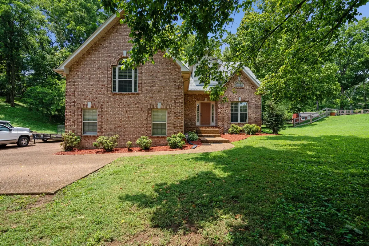 1011 Dickens Dr, Mount Juliet, TN 37122 - #1