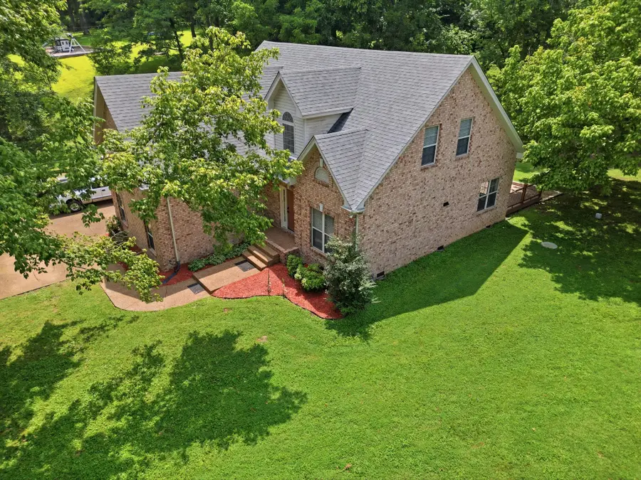 1011 Dickens Dr, Mount Juliet, TN 37122 - #3