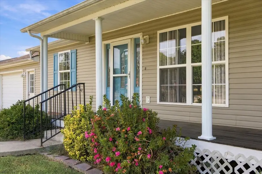 100 Meadows Ln, Mc Ewen, TN 37101 - #2