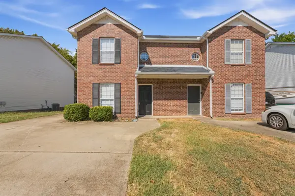 1427 Middleborough Ct, Murfreesboro, TN 37130