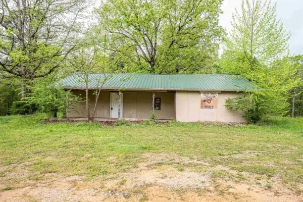 752 Bobs Landing Rd, Bath Springs, TN 38311
