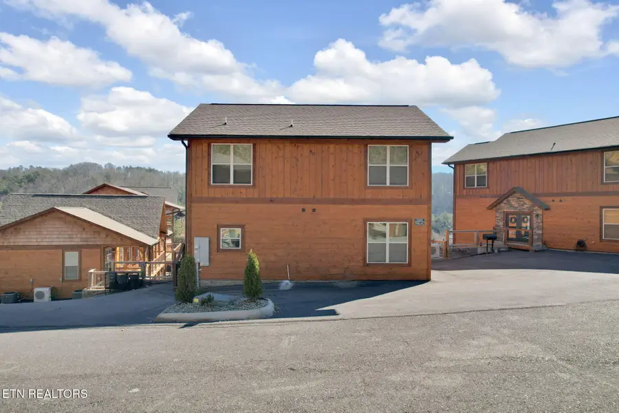 4541 Shangrila Way, Sevierville, TN 37876 - #2