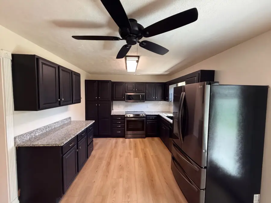 1817 Twin Caves Dr, Lewisburg, TN 37091 - #2