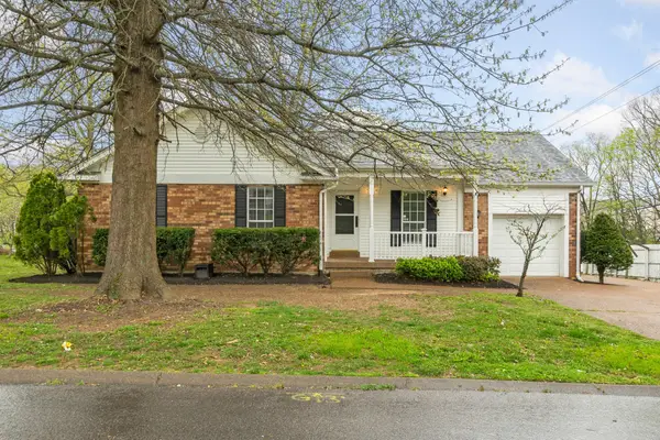 5800 Labrador Ln, Antioch, TN 37013