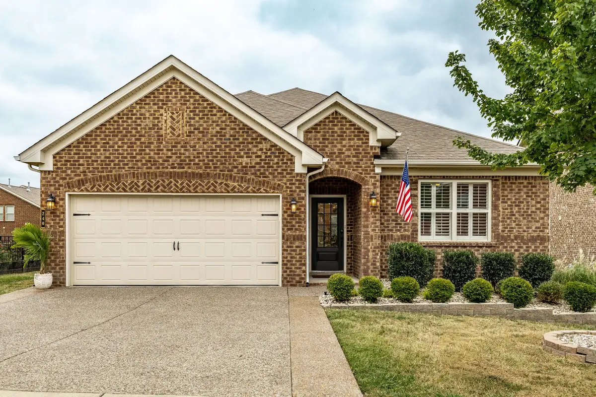 240 Preston Ln, Gallatin, TN 37066 - #1