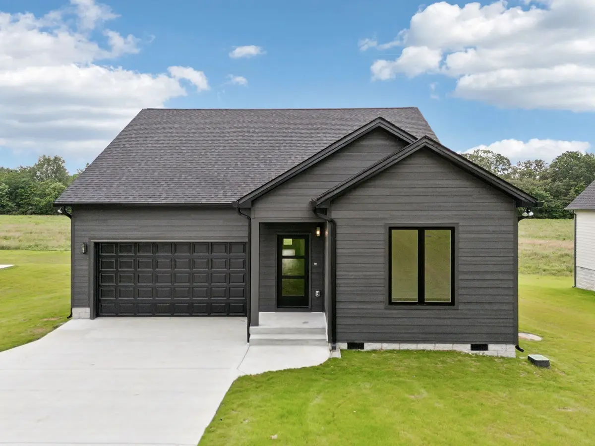 811 Oconnor St, Smithville, TN 37166 - #1