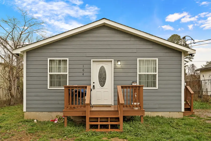 104 Southside St, Tullahoma, TN 37388 - #2