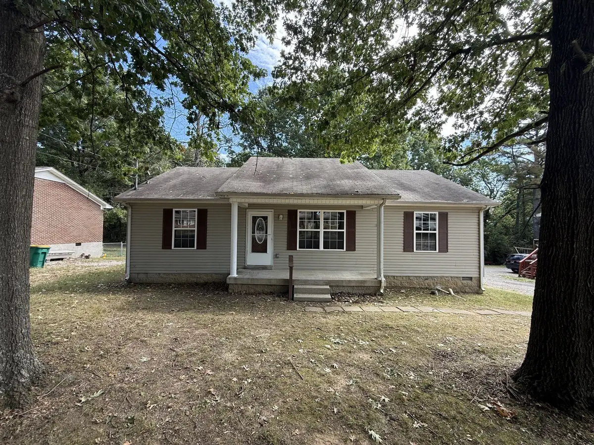 685 Douglas Ave, Lewisburg, TN 37091 - #1