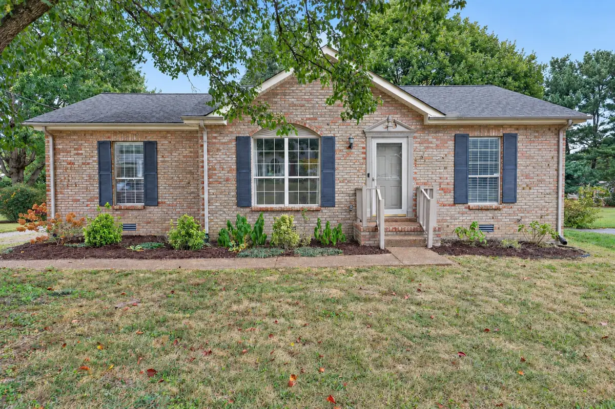 502 Highland Dr, White House, TN 37188 - #1
