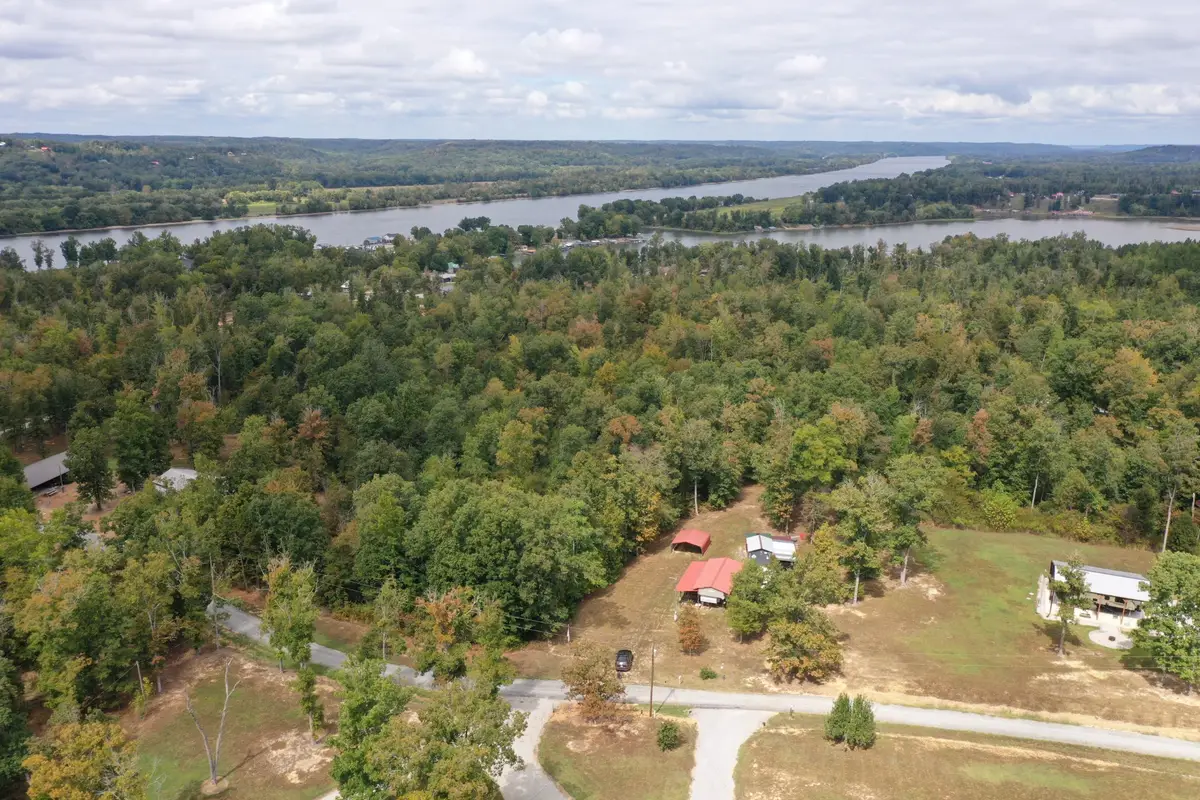 52 Cardinal Hollow Rd, Linden, TN 37096 - #1