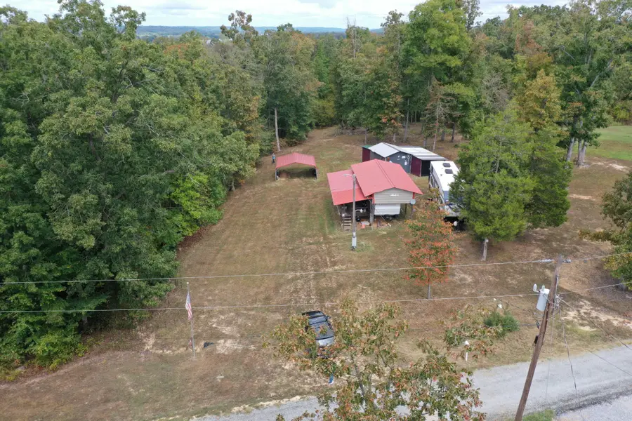 52 Cardinal Hollow Rd, Linden, TN 37096 - #2