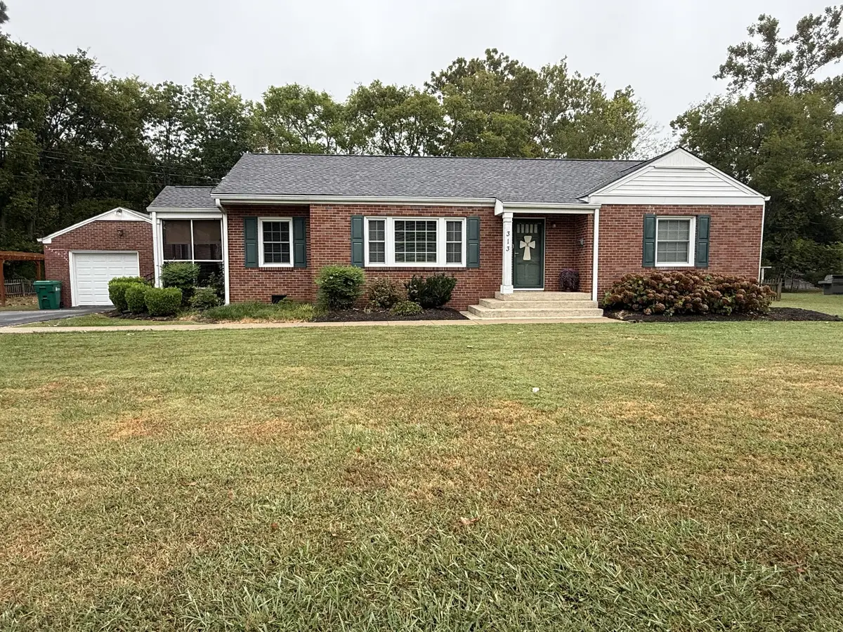 313 Castle Heights Ave, Lebanon, TN 37087 - #1