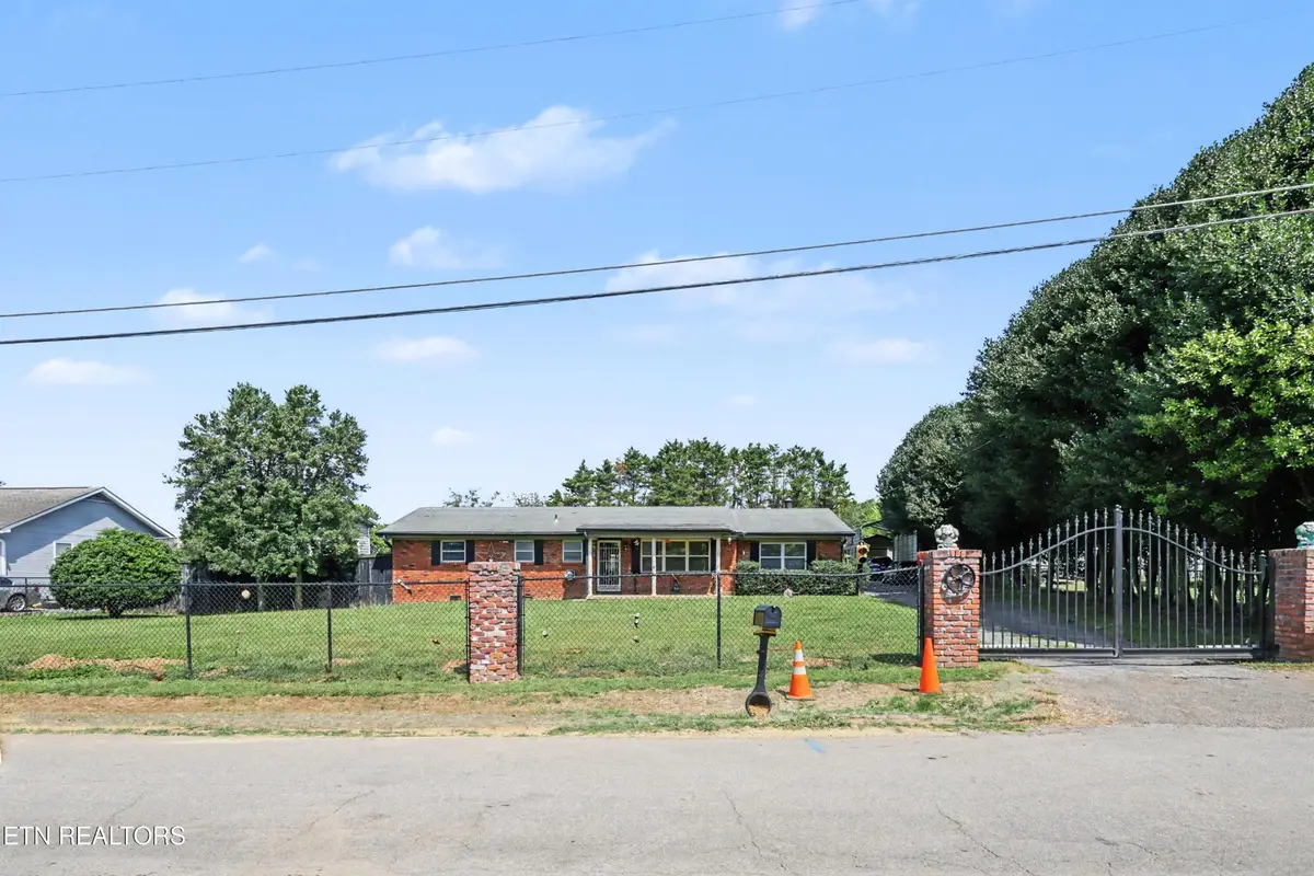 912 Royal Ave, Seymour, TN 37865 - #1