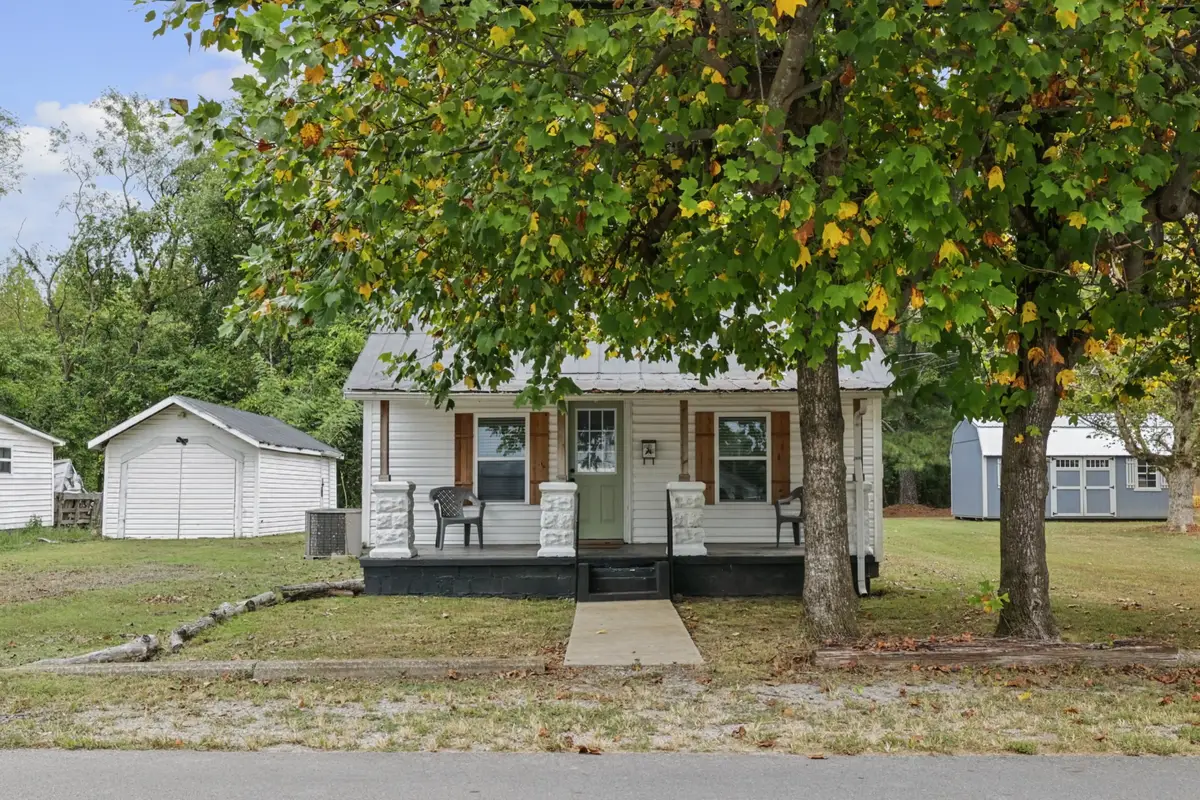 219 Cedar St, Hohenwald, TN 38462 - #1