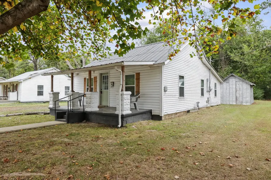 219 Cedar St, Hohenwald, TN 38462 - #2