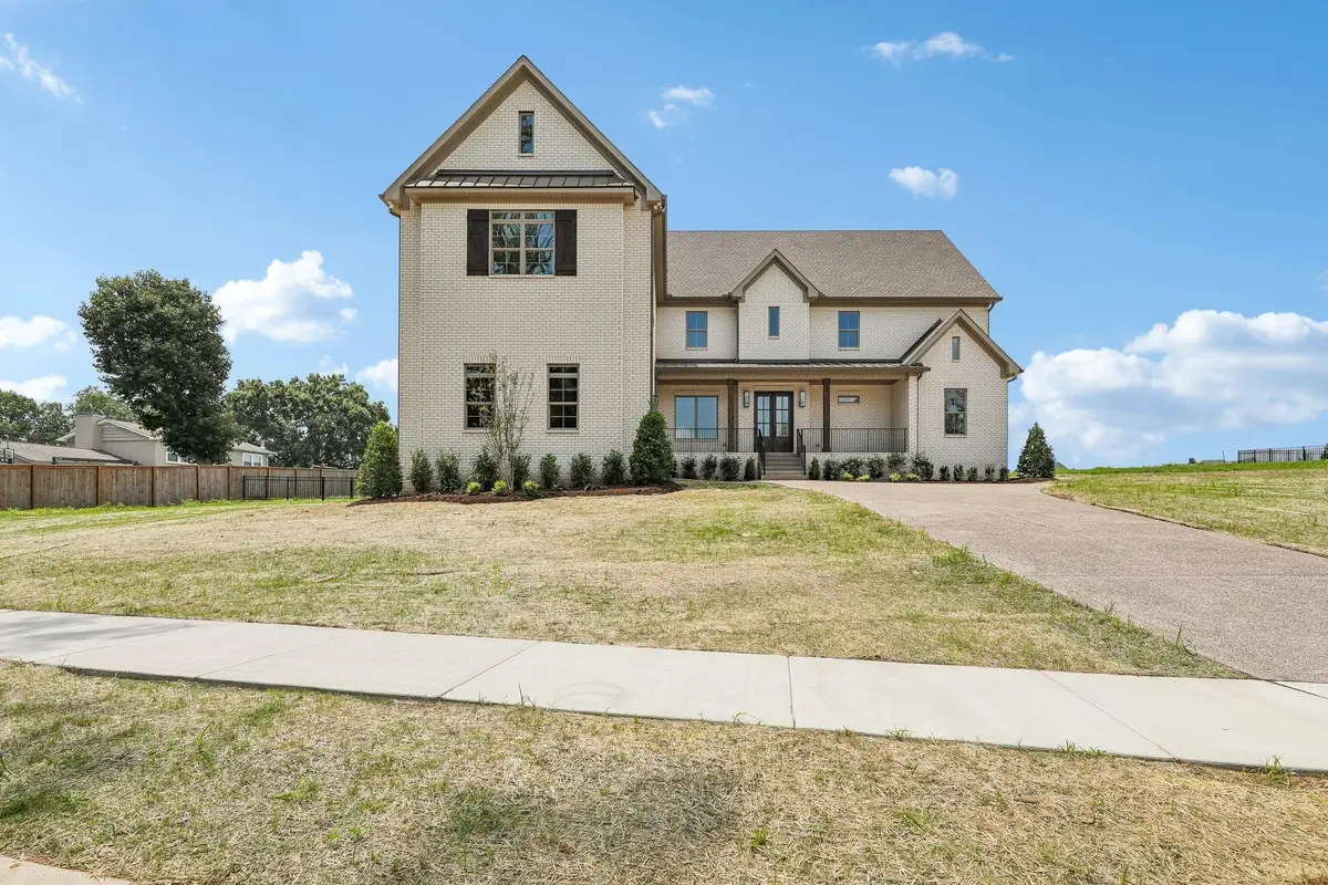 335 Raintree Dr, Hendersonville, TN 37075 - #1