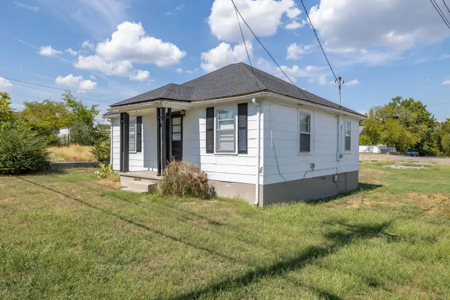 626 Cedar St, Lewisburg, TN 37091 - #3