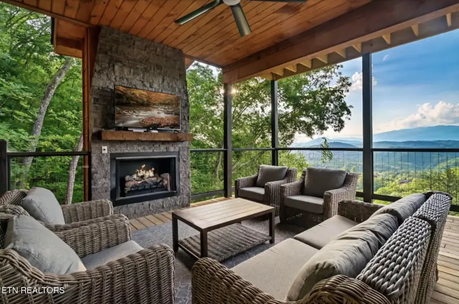 1990 Blackthorn Tr, Sevierville, TN 37876 - #2