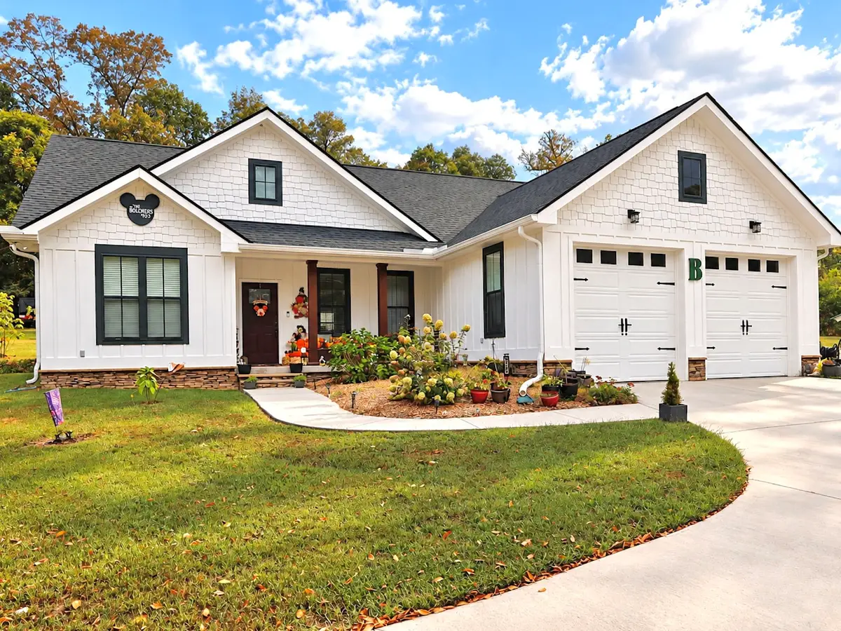 4709 Woodland Dr, Ooltewah, TN 37363 - #1