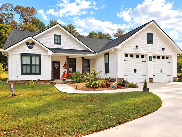 4709 Woodland Dr, Ooltewah, TN 37363