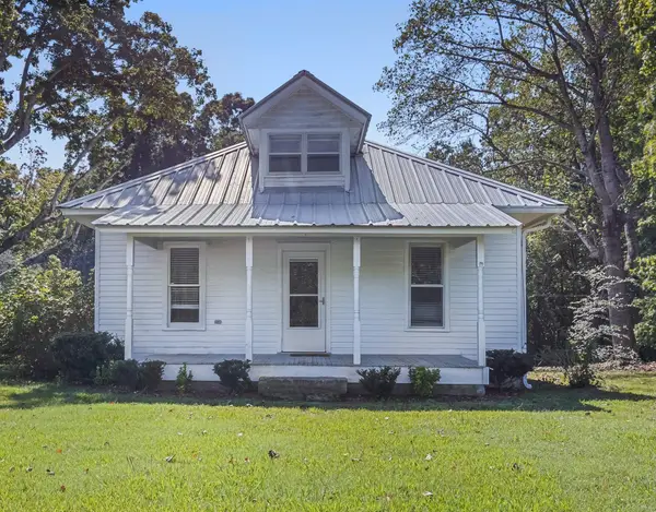 3 Albert Fentress Rd, Greenbrier, TN 37073