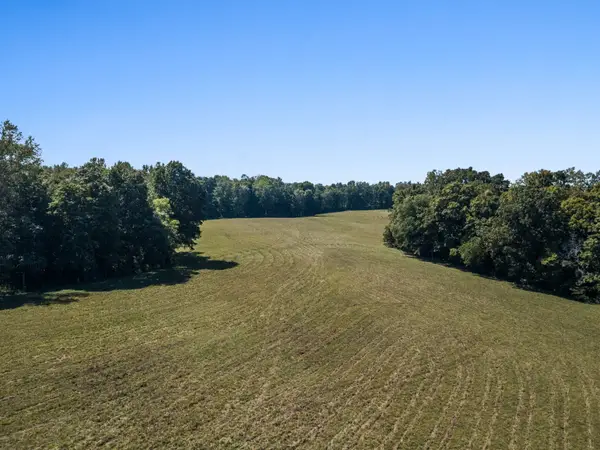 5 Albert Fentress Rd, Greenbrier, TN 37073