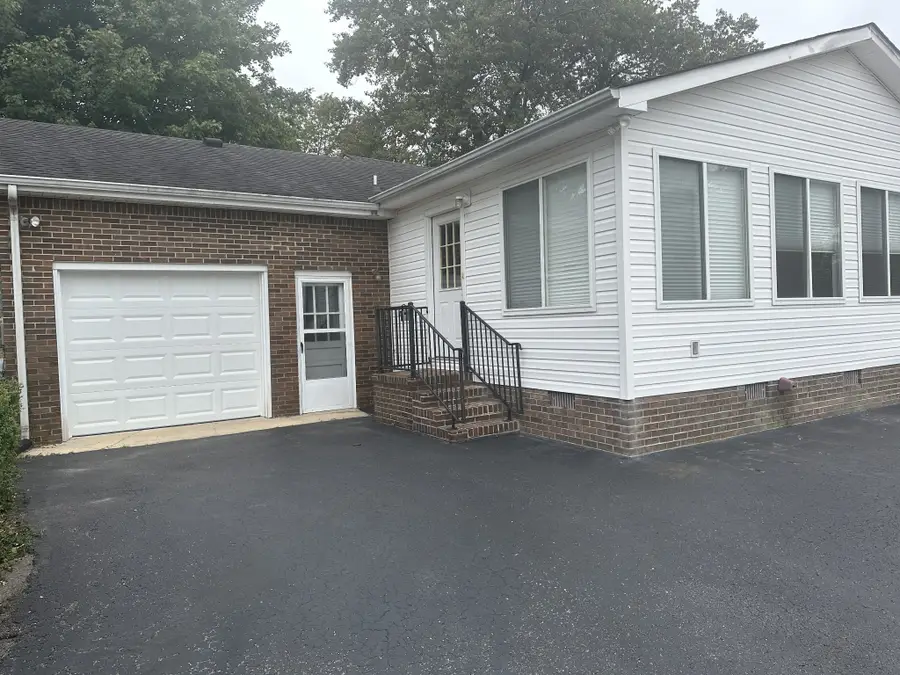 425 Sherwood Dr, Tullahoma, TN 37388 - #3