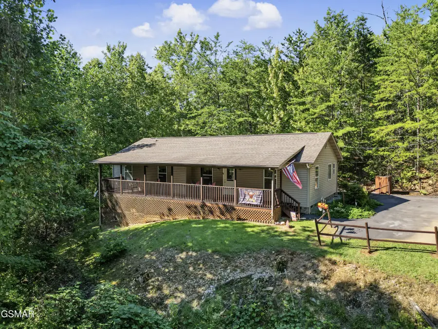 1533 Honey Bee Cove Way, Pigeon Forge, TN 37863 - #3