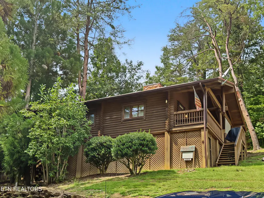 165 N Smoky Mountain Way, Sevierville, TN 37876 - #2